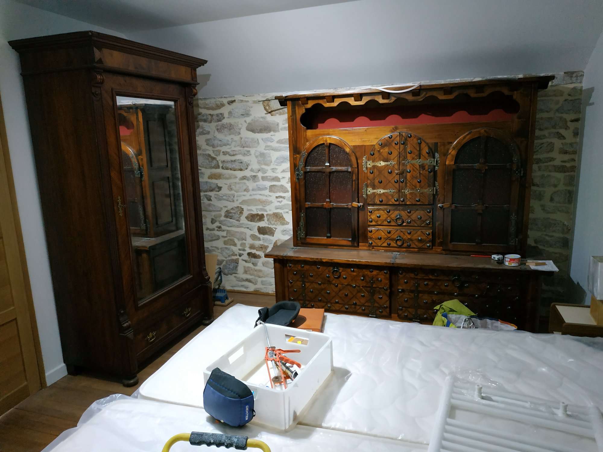 Salle de bain équipée
